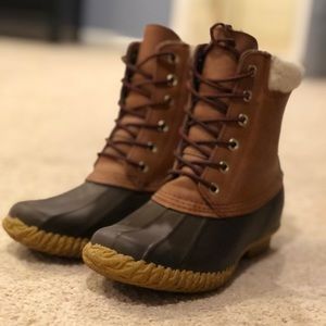 Duck Boots size 7